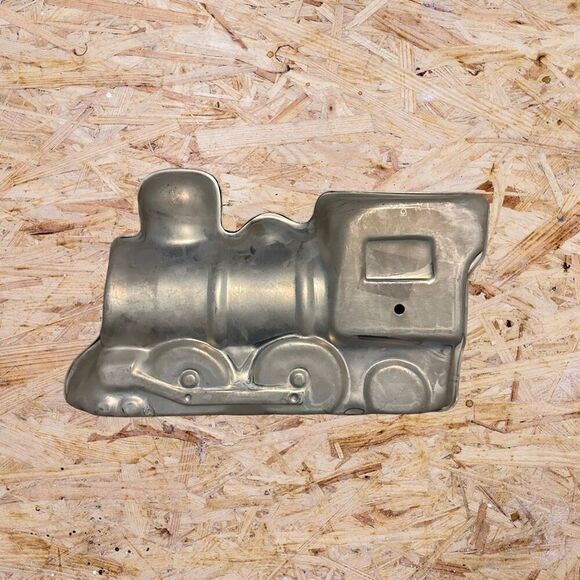 Vintage Lot 4 Wilton Cake Pans Taz, Princess Barbie, Train, Power Ranger - Picture 5 of 5